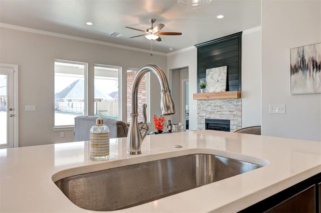 4825 Sand Lily Lane, Edmond, OK 73034