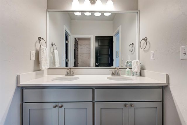 4825 Sand Lily Lane, Edmond, OK 73034