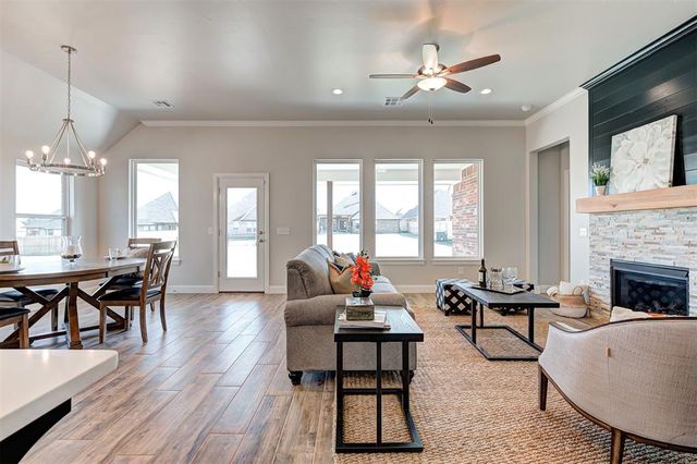 4825 Sand Lily Lane, Edmond, OK 73034
