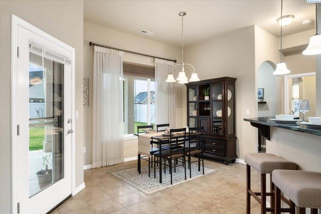 1527 Jade Ave., West Richland, WA 99353