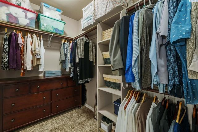 1527 Jade Ave., West Richland, WA 99353