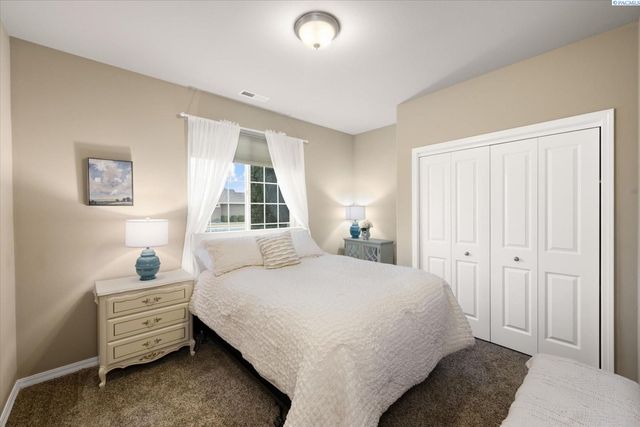 1527 Jade Ave., West Richland, WA 99353