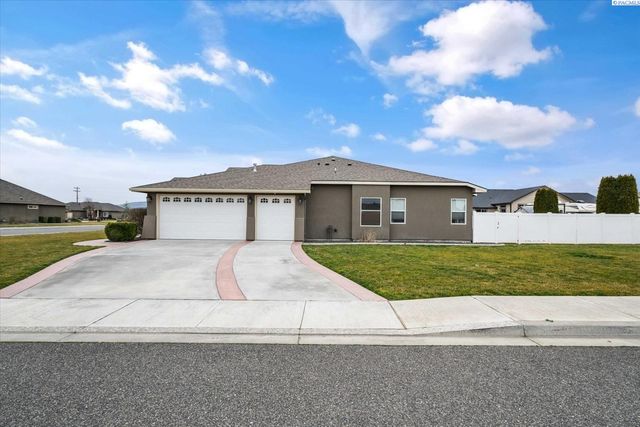 1527 Jade Ave., West Richland, WA 99353