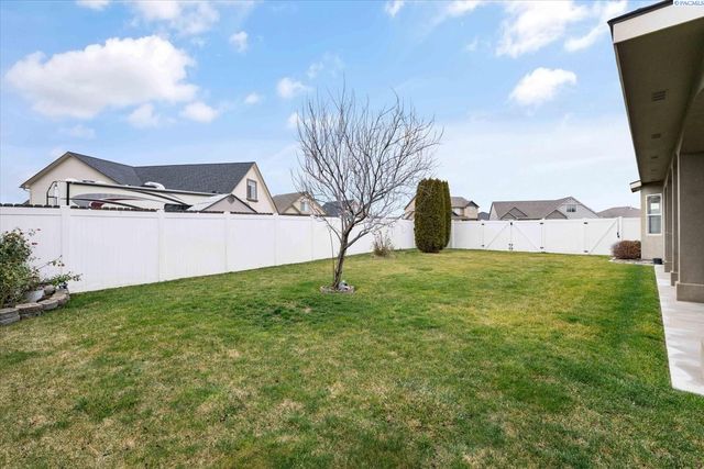 1527 Jade Ave., West Richland, WA 99353