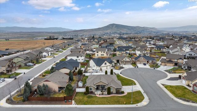 1527 Jade Ave., West Richland, WA 99353