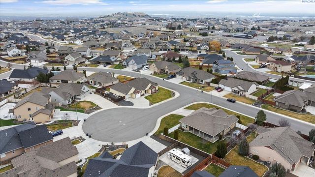 1527 Jade Ave., West Richland, WA 99353