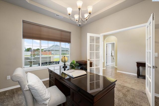 1527 Jade Ave., West Richland, WA 99353