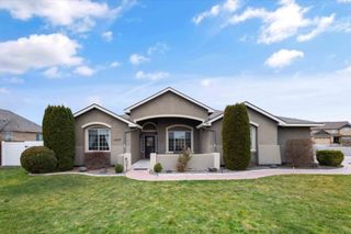 1527 Jade Ave., West Richland, WA 99353