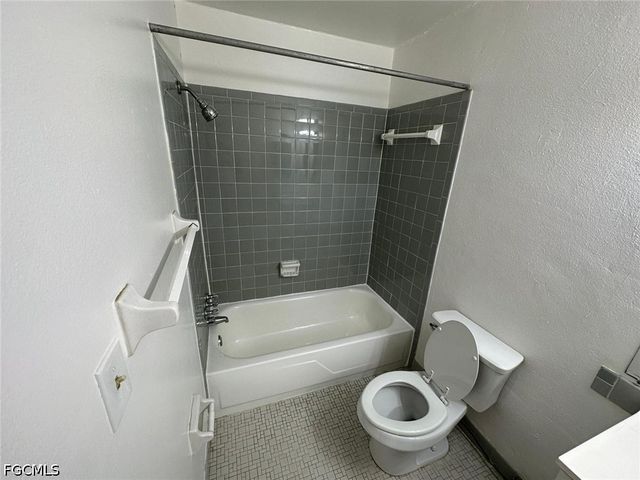 1830 Maravilla AVE 314, Fort Myers, FL 33901