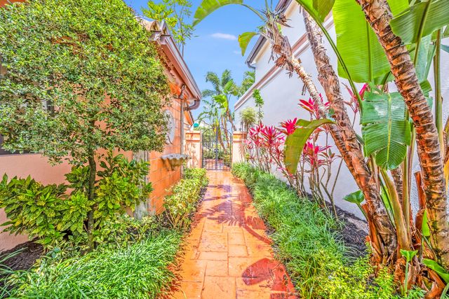 6388 Via Rosa, Boca Raton, FL 33433