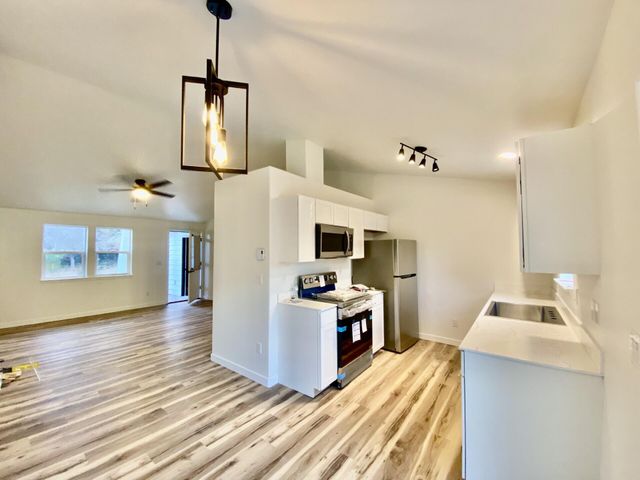 20050 Elizabeth, Bend, OR 97702