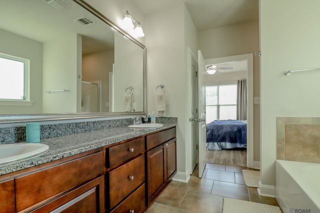 1722 S Gonzales Trace Ave, Gonzales, LA 70737