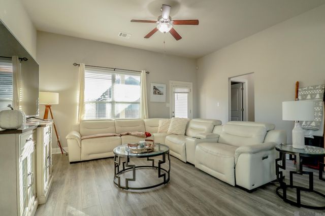 1722 S Gonzales Trace Ave, Gonzales, LA 70737