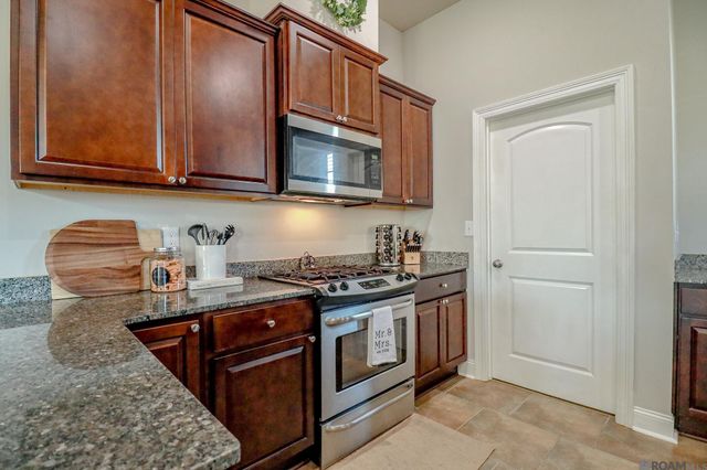 1722 S Gonzales Trace Ave, Gonzales, LA 70737