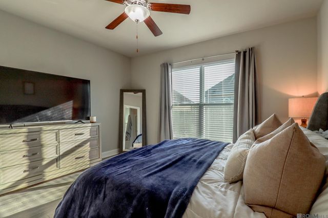 1722 S Gonzales Trace Ave, Gonzales, LA 70737