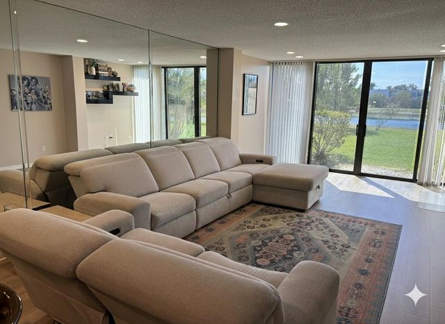 4278 Deste Court 107, Lake Worth, FL 33467