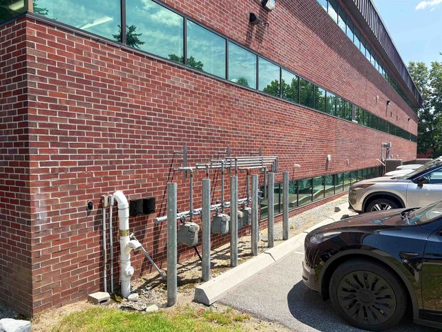 166 Plaistow Road Units 1 & 2, Plaistow, NH 03865