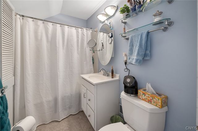 220 Roxford Road North, Salina, NY 13208