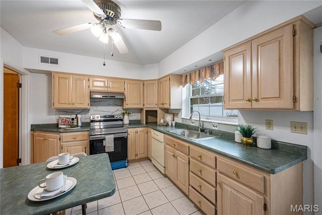 8621 S Laclede Station Road, Unincorporated, MO 63123