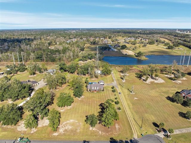 1235 Staci Lane, Sulphur, LA 70665