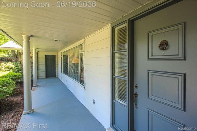 19415 Riverside Drive, Beverly Hills Village, MI 48025