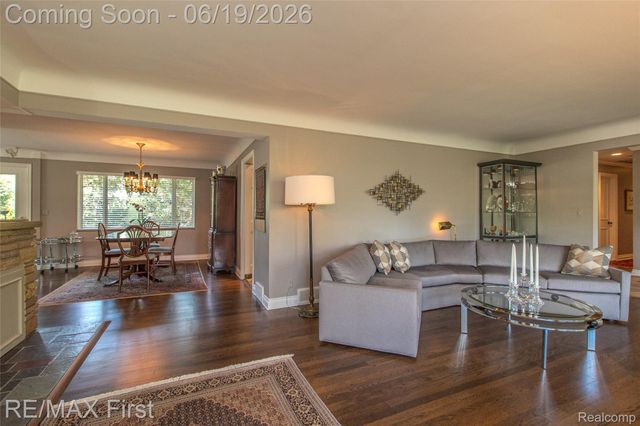 19415 Riverside Drive, Beverly Hills Village, MI 48025