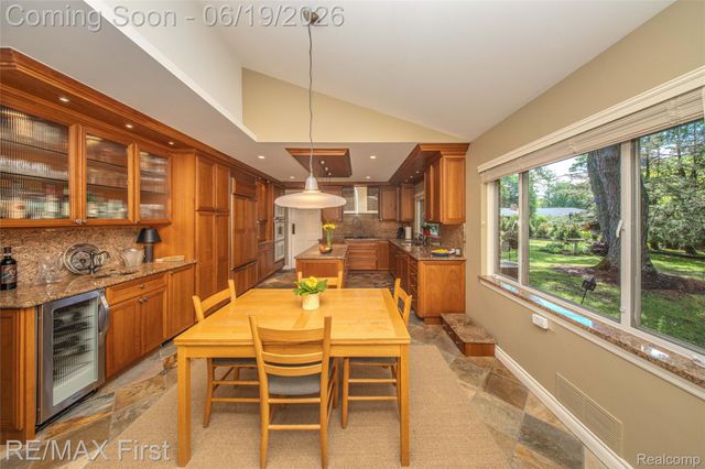 19415 Riverside Drive, Beverly Hills Village, MI 48025