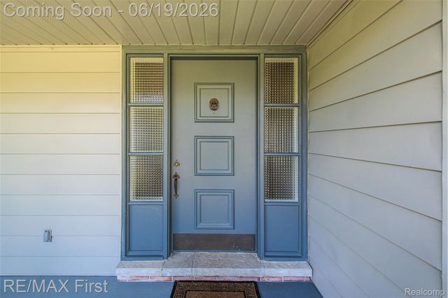 19415 Riverside Drive, Beverly Hills Village, MI 48025