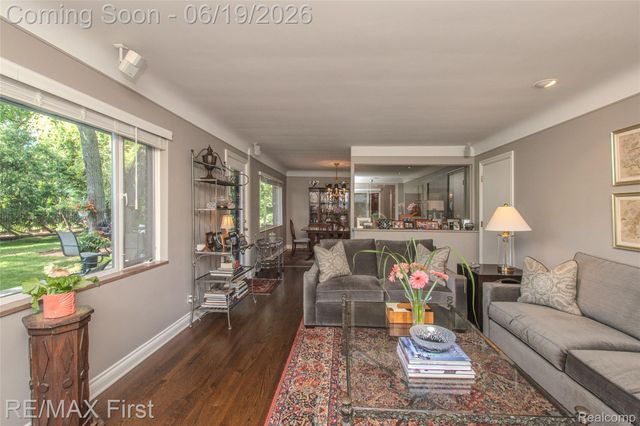 19415 Riverside Drive, Beverly Hills Village, MI 48025
