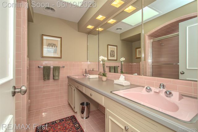19415 Riverside Drive, Beverly Hills Village, MI 48025