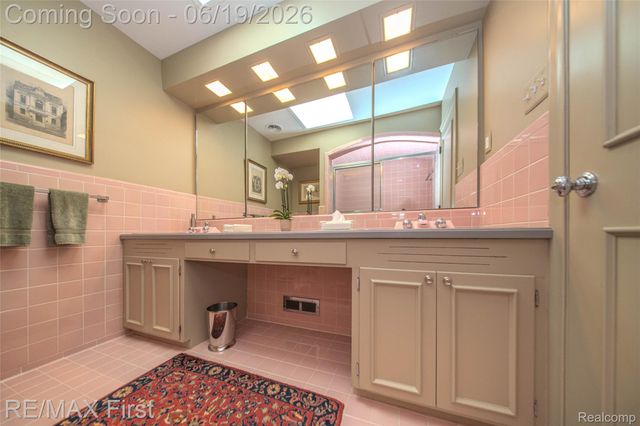 19415 Riverside Drive, Beverly Hills Village, MI 48025