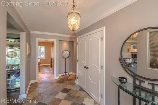 19415 Riverside Drive, Beverly Hills Village, MI 48025