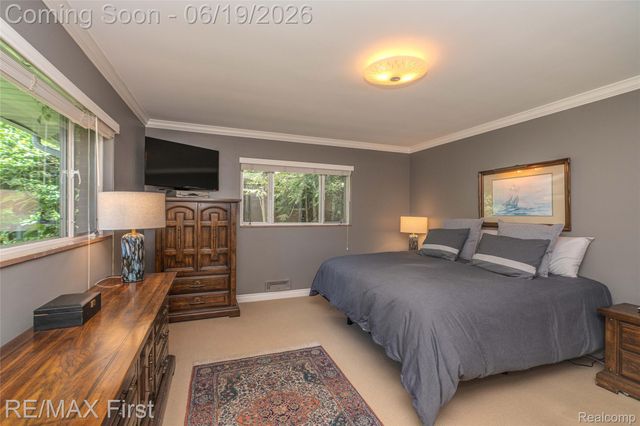 19415 Riverside Drive, Beverly Hills Village, MI 48025