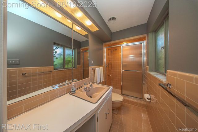 19415 Riverside Drive, Beverly Hills Village, MI 48025