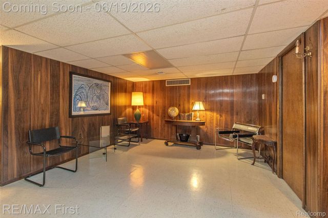 19415 Riverside Drive, Beverly Hills Village, MI 48025