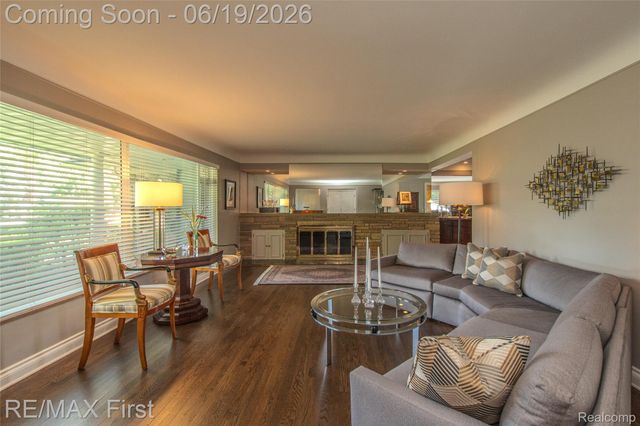 19415 Riverside Drive, Beverly Hills Village, MI 48025