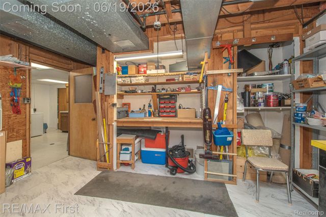 19415 Riverside Drive, Beverly Hills Village, MI 48025