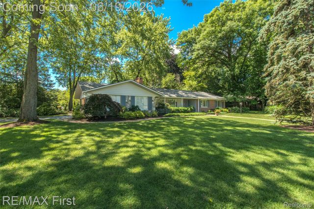 19415 Riverside Drive, Beverly Hills Village, MI 48025