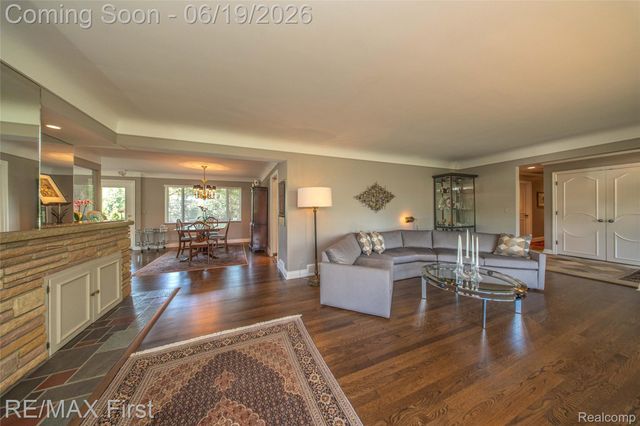 19415 Riverside Drive, Beverly Hills Village, MI 48025