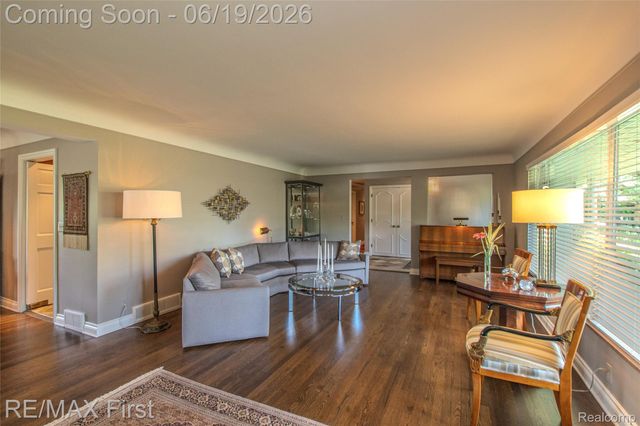 19415 Riverside Drive, Beverly Hills Village, MI 48025