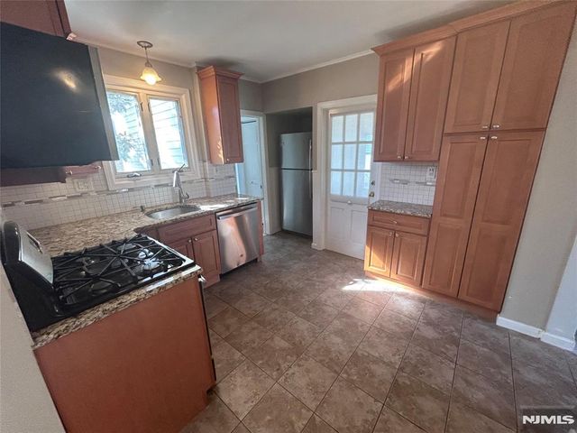 58 Buena Vista Avenue 1, Hawthorne, NJ 07506