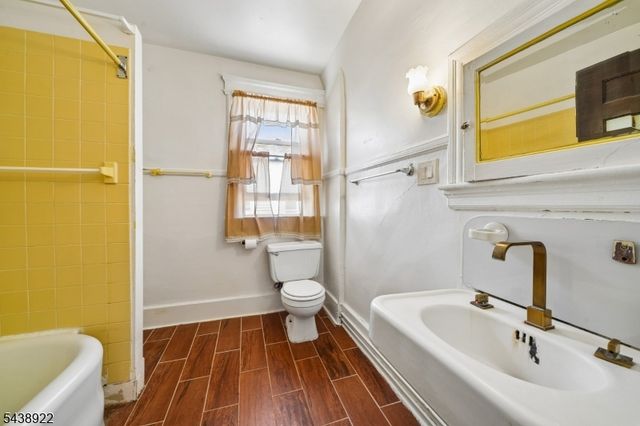 20 Leo Pl, Newark City, NJ 07108