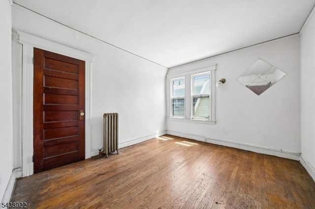 20 Leo Pl, Newark City, NJ 07108