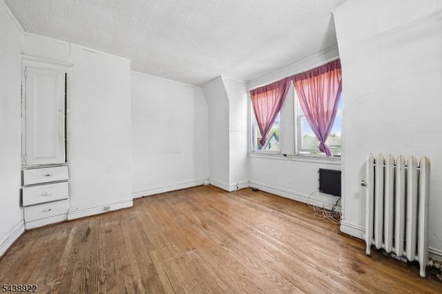 20 Leo Pl, Newark City, NJ 07108