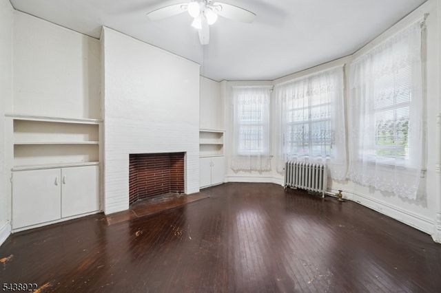 20 Leo Pl, Newark City, NJ 07108