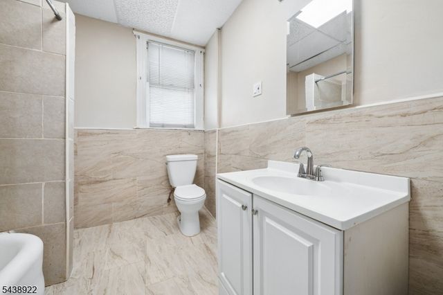 20 Leo Pl, Newark City, NJ 07108