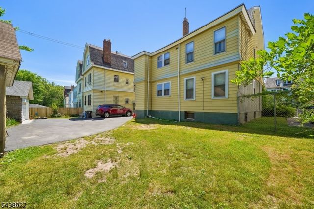 20 Leo Pl, Newark City, NJ 07108