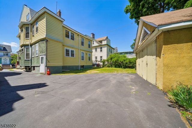 20 Leo Pl, Newark City, NJ 07108