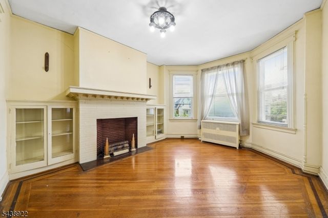 20 Leo Pl, Newark City, NJ 07108