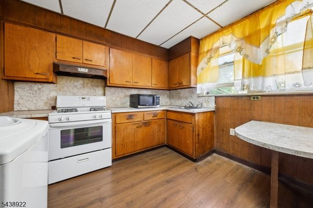 20 Leo Pl, Newark City, NJ 07108